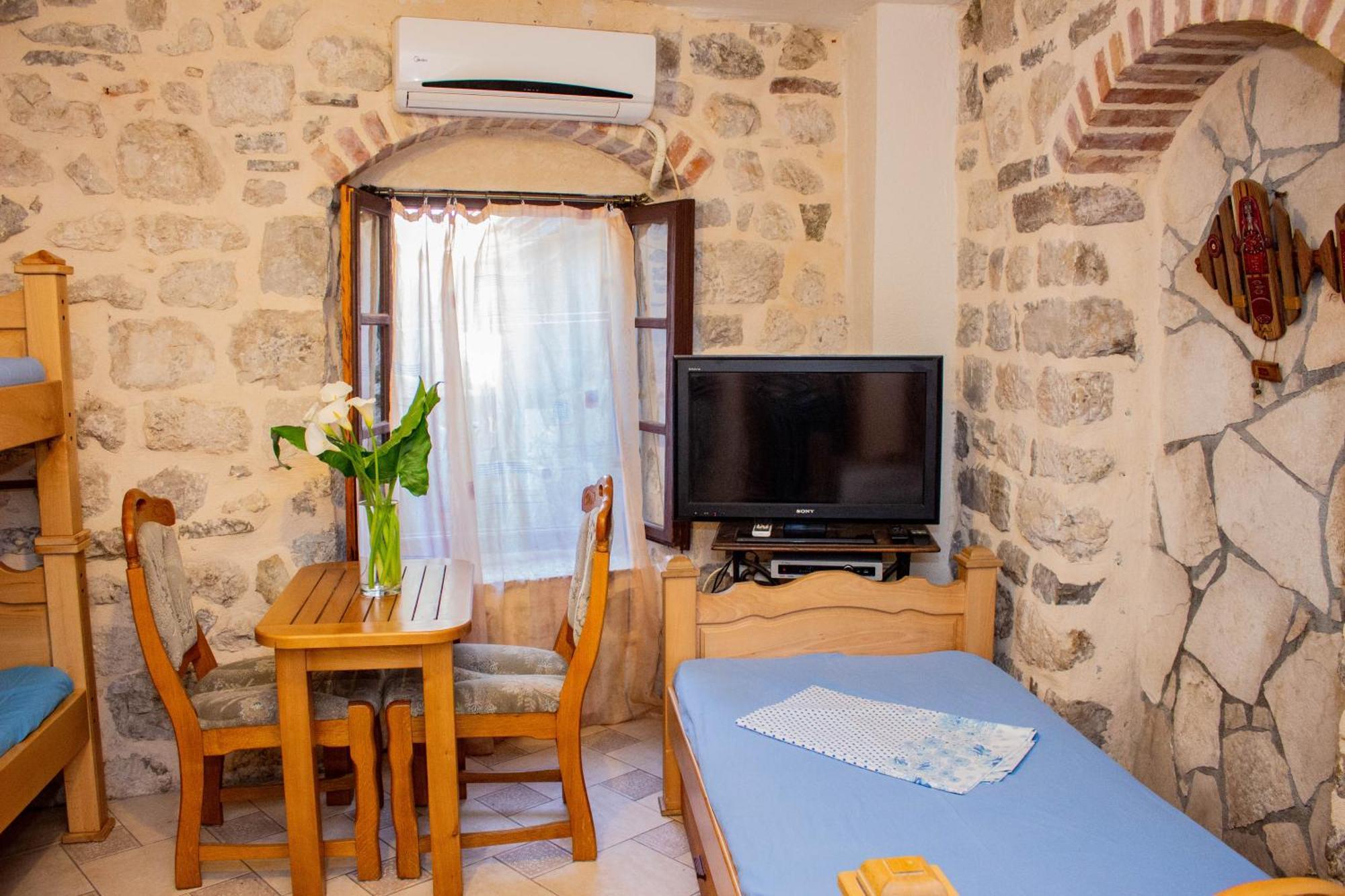 Guest House Sljuka Kotor Exterior photo
